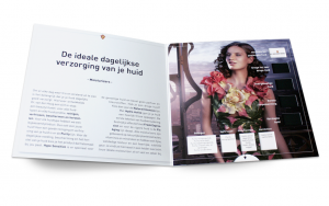 Ontwerp visual identity Dr van der Hoog - uitschuifkaart huidtypen